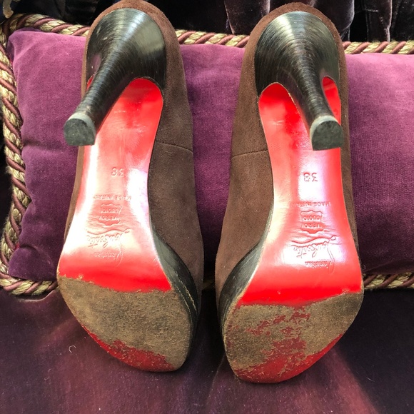 Louboutin Brown Suede Pump - Picture 3 of 8